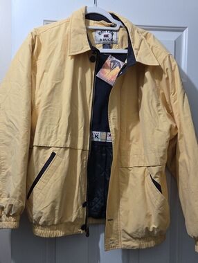 Cutter & Buck Men's Light Yellow Lightweight Jacket